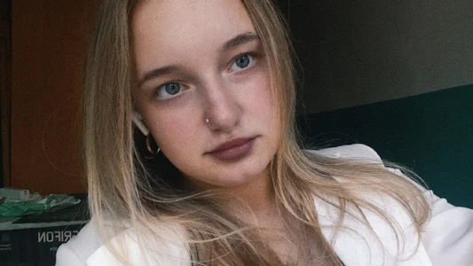 Angel_Ari Public Pic 2