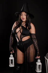 Sariitaa_ Your sexy witch Pic