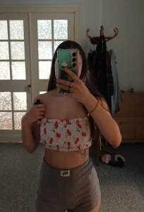 TrishaEans Public Pic 5