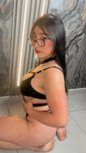 Mia_Horney Public 圖片