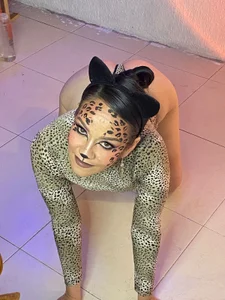 brandi_bae1 I saw a cute kitten✨💕 Immagine  7