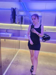 MaribelRiverr_ Embers of passion Fotka 3