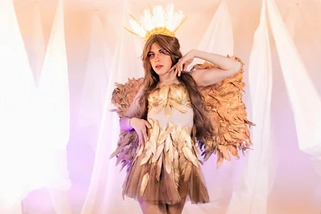 Lu_Blake God is Woman Bilde