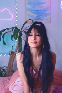 Laurent-Glass Public Pic 7