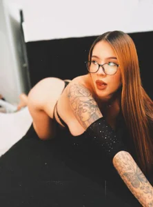 Hanna_Becker_ Public صورة واحدة|Hanna_Becker_ Public صورتان|Hanna_Becker_ Public  4 صور|Hanna_Becker_ Public  4 صورة