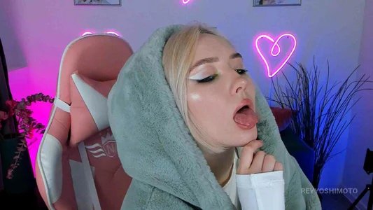 ReiYosimoto: winter is coming ( 2 фото)