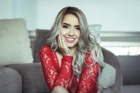 rouse_lili Red ❤️❤️❤️ টি ছবি