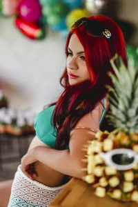 AbbyWathson 🌴🍍ALOHA Pic 3