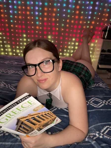 NemesisXSky Do you like big schoolgirl booty? 😈 Immagine  2