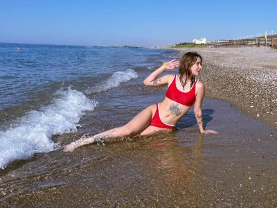 Elle_wooods Sun and waves Pic 2