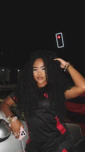 Alma_Dunn Public 사진 4