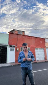 LeoMonnroe Public зображення 3