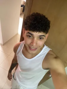 :) de justin_payn14  4 Imagens