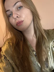 VicksyWoods 🕸️ Pic 2