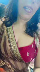 Poonamlovehot Public Pic 2