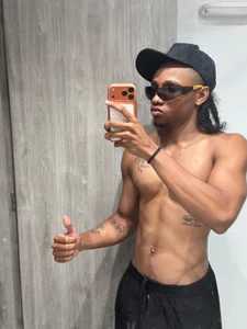 dereck_savage Public Pic 2