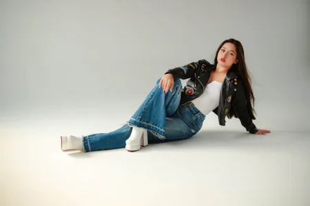 MiaKay1 Between rough and sweet Pic 3