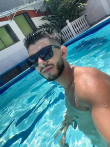 Milosky000Public图片 2