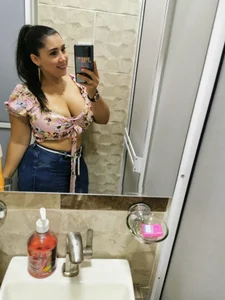 Skarlethvilla1 Public  3টি ছবি