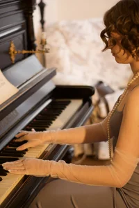 KiyomiRay Shall we play the piano together?  5 снимка