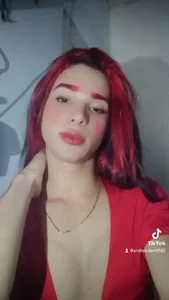 Everlin__Hot_ Public Foto