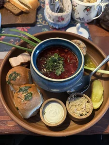 AliceLebel Dinners Out Bilde 7