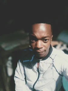 Blessedone26 Dickson  2টি ছবি