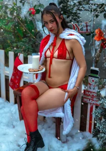 tatiana_valencia merry christmas 2024✨🎄 Pic 3