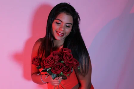 Liss-Reyes Dangerous Curves & Red Lace 🍒🌹  5. fénykép