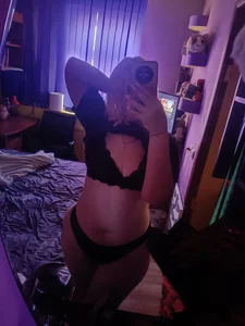 Public de Ashly_milosh  2 Imagens