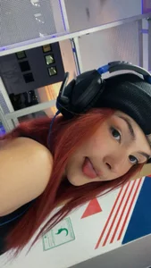 lanablacke_ Chillin 😎  2টি ছবি