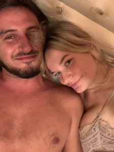 Sexxylazzy Public Pic 4