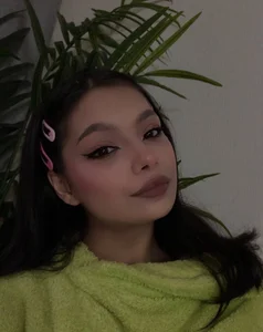 Leyla_Tyler Public  4. fénykép