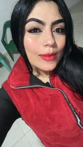 kiana_cream I like the color red and you? Pic 4