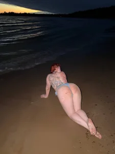alexis_bess Sexy on the beach Εικόνα 2