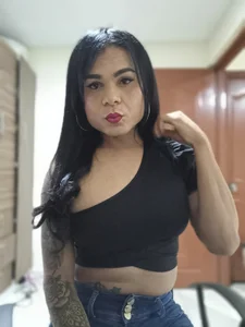 me encanta vestir de negro de NikolSexyHot  3 photos