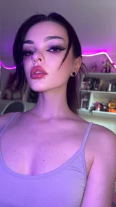Playful_Julia Public Pic 2