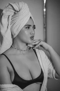 Zdjęcia Tiffanny_Gomez SHOWER SETION:  2