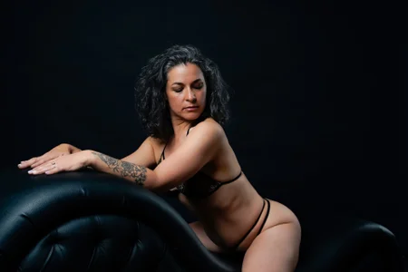 linda_cabalのsexy ladyの 4枚の写真