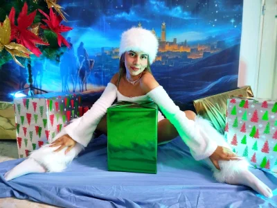 HannaPretthy Your wish has been fulfilled 💖🎄 here I am🤗 Immagine  3