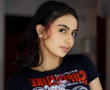 emily_bank Public Pic 8