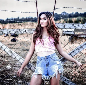 Brianna_Shemale Public Pic 4