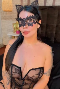Hannah_Cross Your naughty kitty is waiting for you!! 😸😋🍑  3টি ছবি