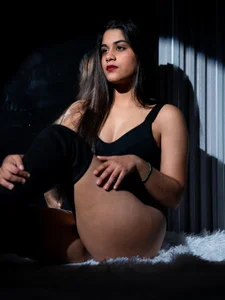 MiaOrtizCam Dark temptation 🔥🤫 Pic 2