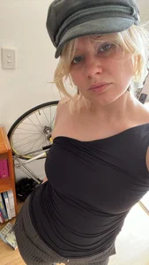 naughtykirra's photo