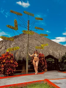 AmyRussoBikini ❤️ Bild 3