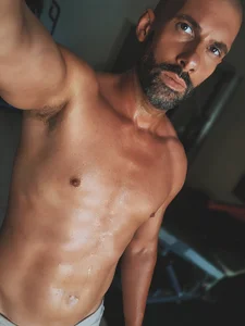 metarav3n Husband Pic 7