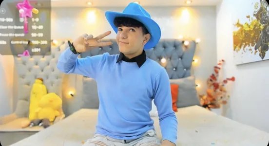 patrick_sanzz: Blue is complementary to the sea ( 5 фото)