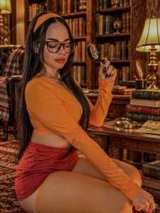 Maddie_Evanss 🔎Jinkies! I think we found our next mystery 🧡✨ Pic 6