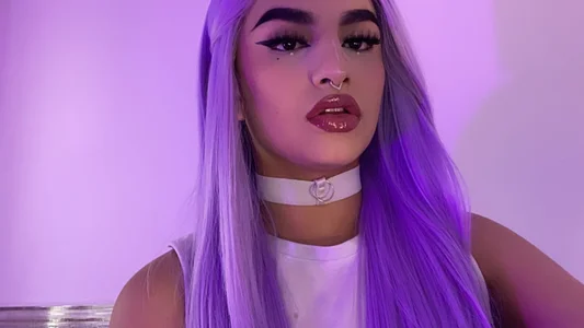 Sophia_Cambpell Bella Violet Pic